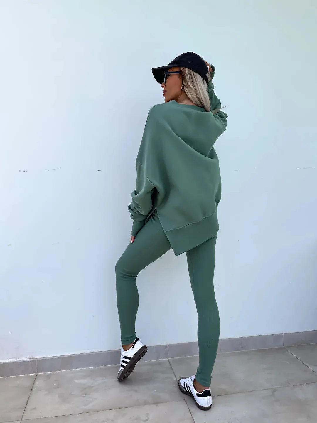 Women Tracksuit Sports Two Piece Set Casual Oversized Sweatshirts And Jogger Pants Set Fleece Sports Suits Workout Outfits Set